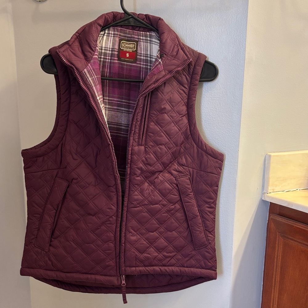 Women's Quilted Vest - Plum